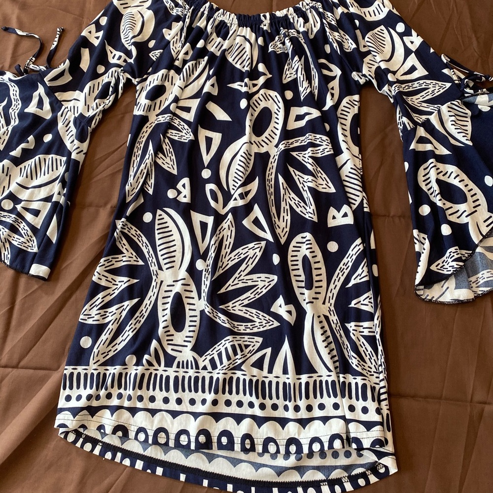 WinWin Women’s Top (Size Small-Medium)